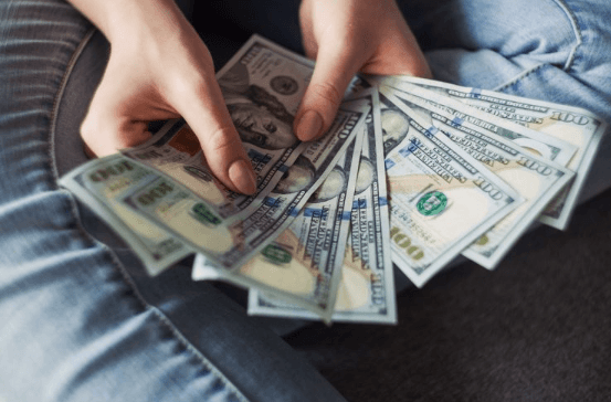 What Factors Affect the Amount and Duration of Spousal Support?